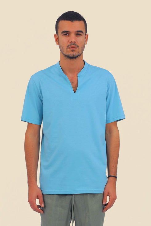 T-Shirt in cotton with round neckline with front opening